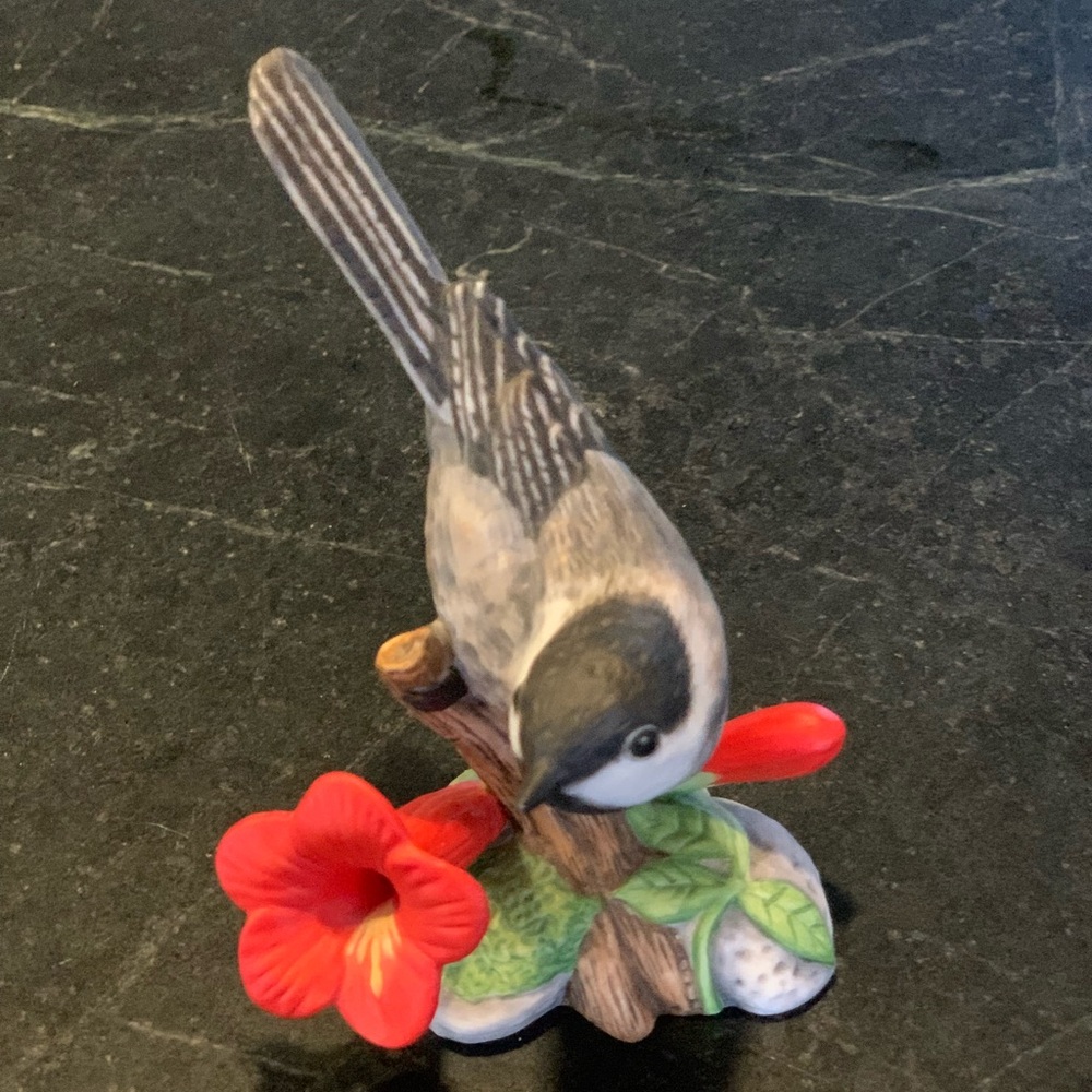 THE FRANKLIN MINT | Black-capped Chickadee Figurine | Porcelain